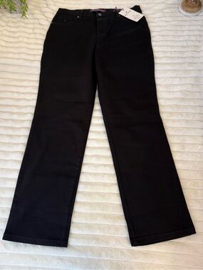 Gloria Vanderbilt Amanda black slimming jeans size 10 short